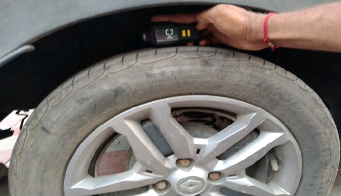 2020 Renault TRIBER RXZ, Petrol, Manual, 1,17,602 km, tyre