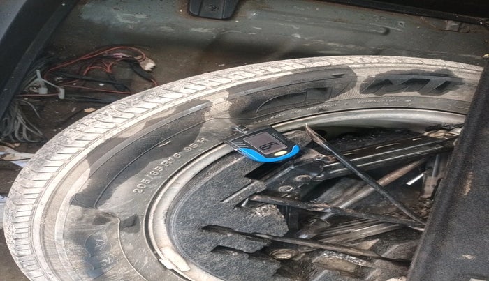 2016 Hyundai Creta E PLUS 1.4 DIESEL, Diesel, Manual, 1,42,275 km, tyre