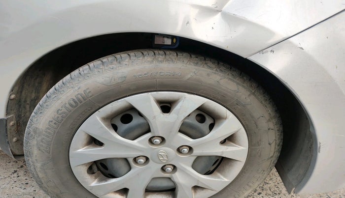 2016 Hyundai Grand i10 MAGNA 1.2 KAPPA VTVT, Petrol, Manual, 1,11,985 km, tyre