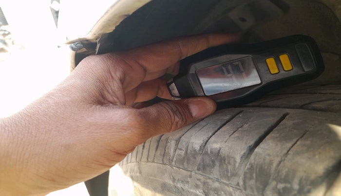 2011 Hyundai Verna TRANSFORM 1.5 CRDI, Diesel, Manual, 1,17,166 km, tyre