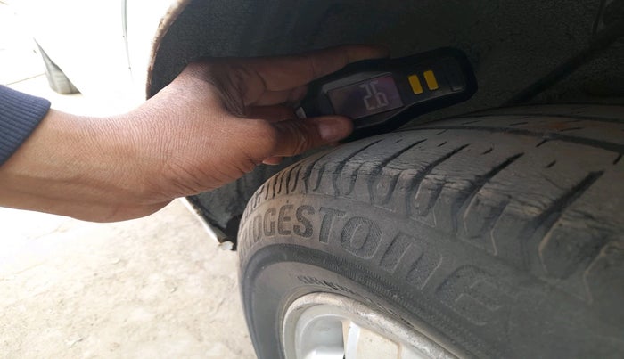 2011 Hyundai Verna TRANSFORM 1.5 CRDI, Diesel, Manual, 1,17,166 km, tyre