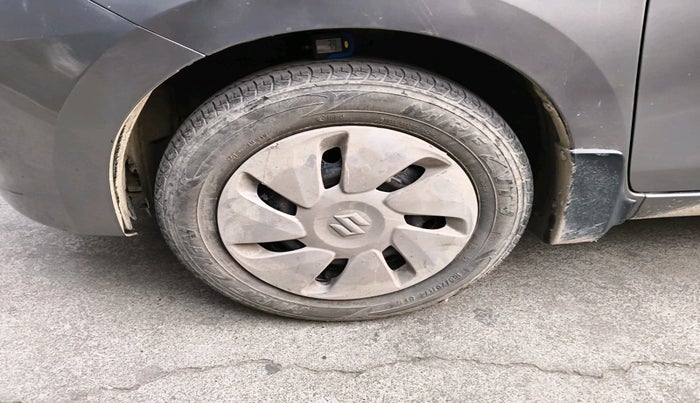 2017 Maruti Celerio VXI CNG, Petrol, Manual, 61,343 km, tyre