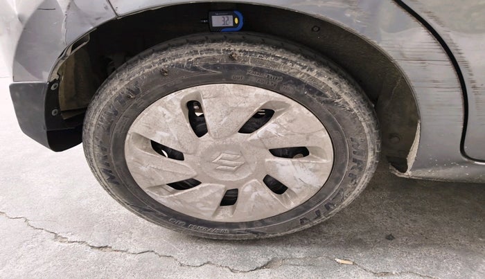 2017 Maruti Celerio VXI CNG, Petrol, Manual, 61,343 km, tyre