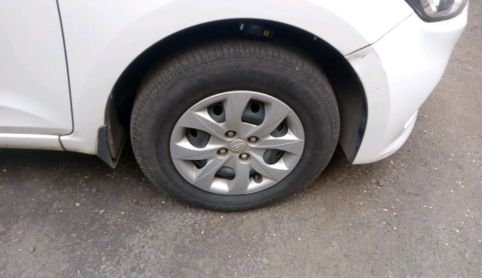 2017 Hyundai Elite i20 MAGNA EXECUTIVE 1.2, Petrol, Manual, 29,173 km, tyre