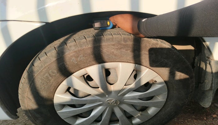 2016 Toyota Etios Liva G, Petrol, Manual, 40,106 km, tyre