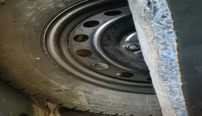 2016 Toyota Etios Liva G, Petrol, Manual, 40,106 km, tyre