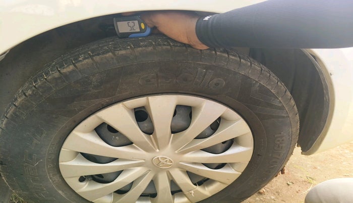 2016 Toyota Etios Liva G, Petrol, Manual, 40,106 km, tyre