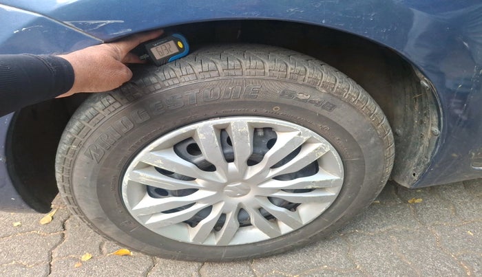 2017 Maruti Dzire VXI, Petrol, Manual, 55,812 km, tyre