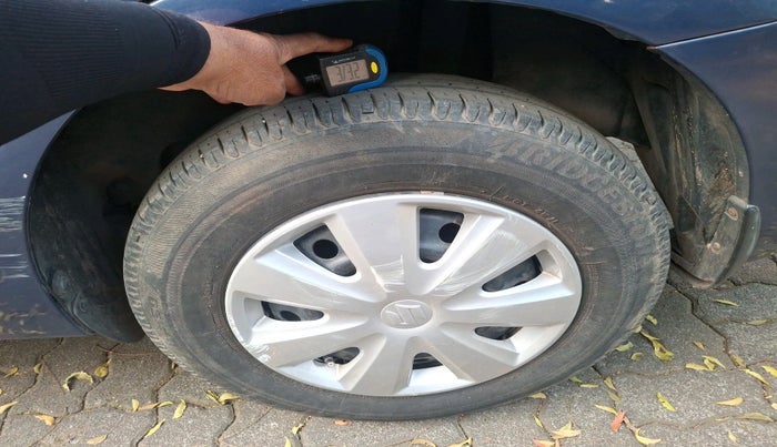 2017 Maruti Dzire VXI, Petrol, Manual, 55,812 km, tyre