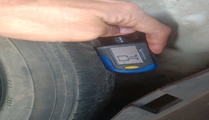 2011 Hyundai Santro Xing GLS, Petrol, Manual, 56,838 km, tyre