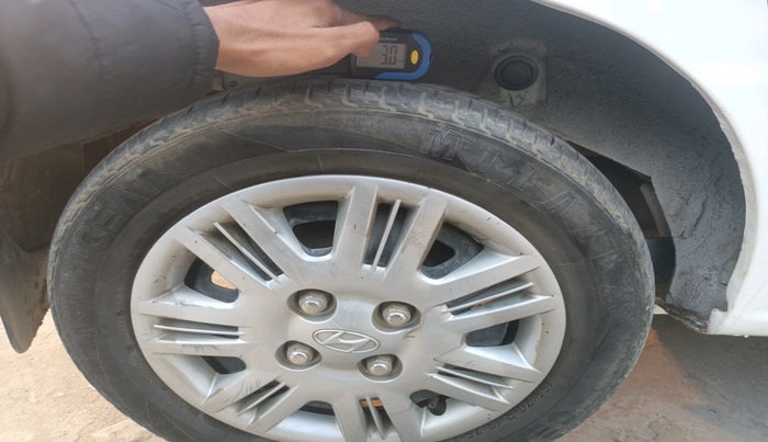 2011 Hyundai Santro Xing GLS, Petrol, Manual, 56,838 km, tyre