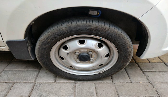 2015 Maruti Alto K10 LXI, Petrol, Manual, 1,20,382 km, tyre