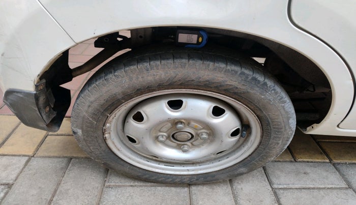 2015 Maruti Alto K10 LXI, Petrol, Manual, 1,20,382 km, tyre