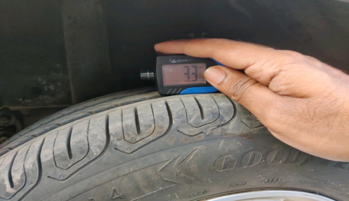 2017 Mahindra Kuv100 K6 5 STR, Petrol, Manual, 41,602 km, tyre