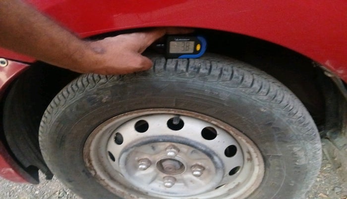 2014 Hyundai Eon ERA +, Petrol, Manual, 94,377 km, tyre