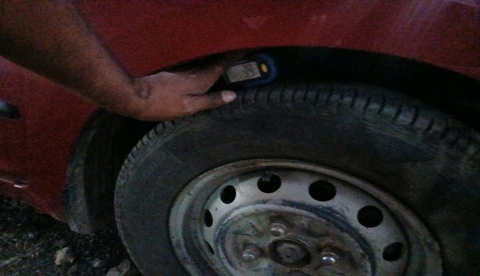 2014 Hyundai Eon ERA +, Petrol, Manual, 94,377 km, tyre