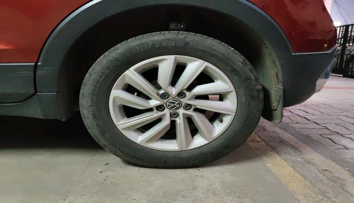 2022 Volkswagen TAIGUN HIGHLINE 1.0 TSI MT, Petrol, Manual, 38,108 km, tyre