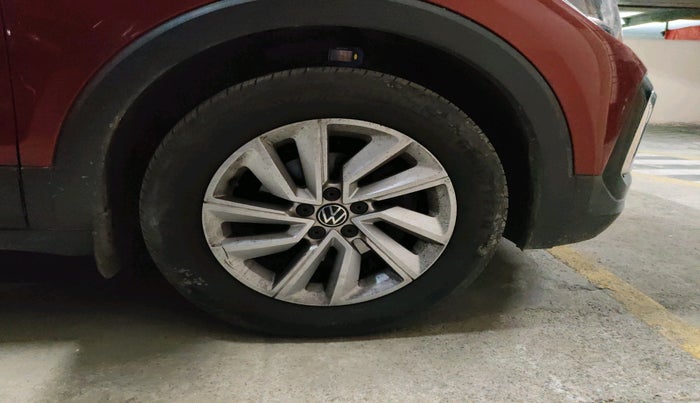 2022 Volkswagen TAIGUN HIGHLINE 1.0 TSI MT, Petrol, Manual, 38,108 km, tyre