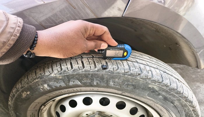 2019 Tata Tiago XE PETROL, Petrol, Manual, 43,346 km, tyre