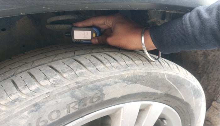 2017 Maruti Vitara Brezza VDI, Diesel, Manual, 82,043 km, tyre