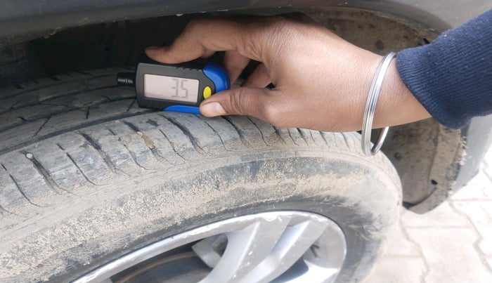 2017 Maruti Vitara Brezza VDI, Diesel, Manual, 82,043 km, tyre