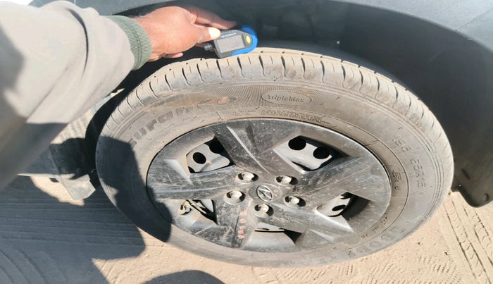 2024 Hyundai VENUE S 1.2, Petrol, Manual, 7,163 km, tyre