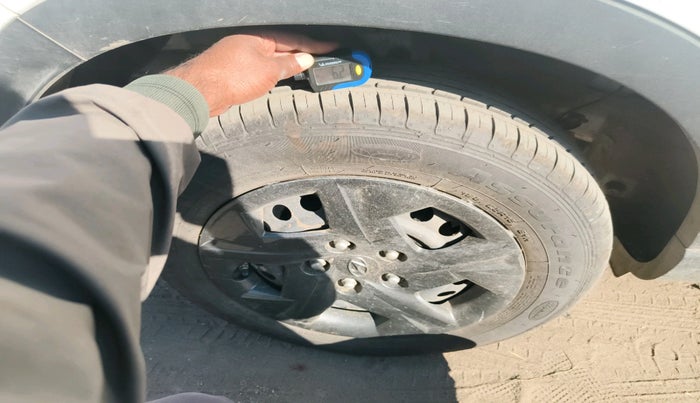 2024 Hyundai VENUE S 1.2, Petrol, Manual, 7,163 km, tyre