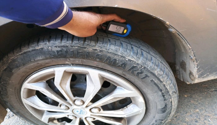 2012 Maruti Wagon R 1.0 VXI, Petrol, Manual, 1,50,784 km, tyre