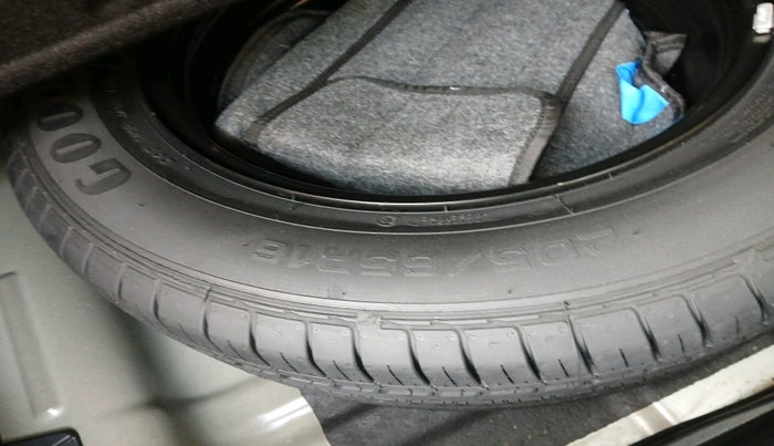 2022 KIA SELTOS HTX PETROL 1.5, Petrol, Manual, 27,810 km, tyre