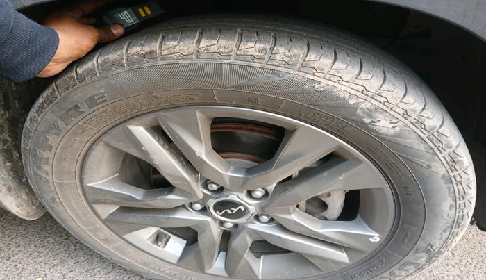 2022 KIA SELTOS HTX PETROL 1.5, Petrol, Manual, 27,810 km, tyre