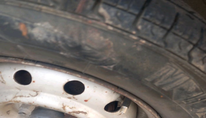 2011 Maruti Wagon R 1.0 LXI, Petrol, Manual, 86,350 km, tyre