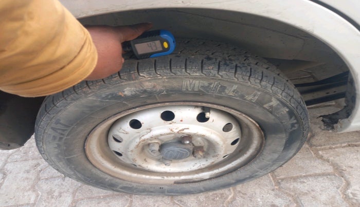 2011 Maruti Wagon R 1.0 LXI, Petrol, Manual, 86,350 km, tyre