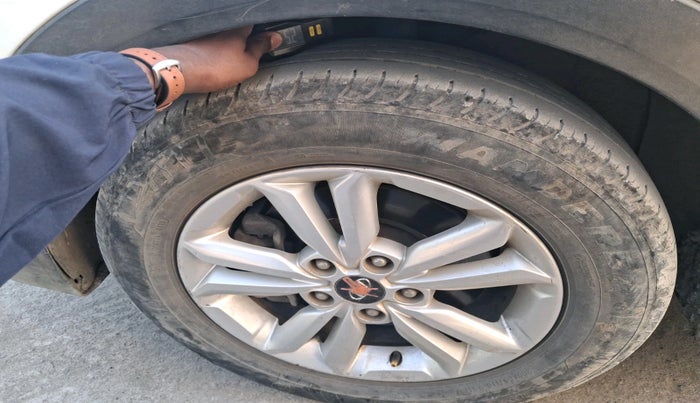 2016 Hyundai Creta SX 1.6 DIESEL, Diesel, Manual, 1,35,566 km, tyre