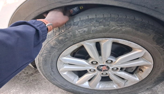 2016 Hyundai Creta SX 1.6 DIESEL, Diesel, Manual, 1,35,566 km, tyre