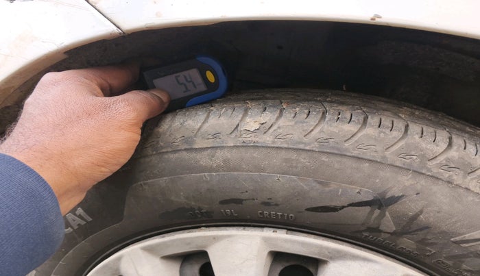 2016 Maruti Swift Dzire VXI (O), Petrol, Manual, 72,876 km, tyre