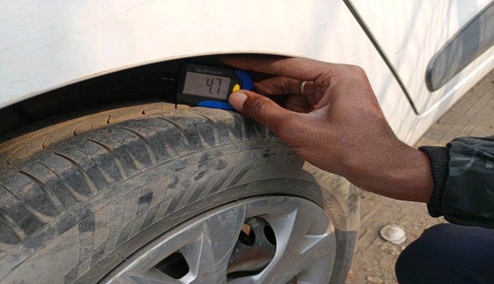 2016 Hyundai Grand i10 SPORTZ AT 1.2 KAPPA VTVT, Petrol, Automatic, 1,09,694 km, tyre