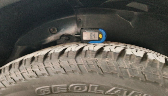 2016 Mahindra XUV500 W8 1.99, Diesel, Manual, 1,51,416 km, tyre