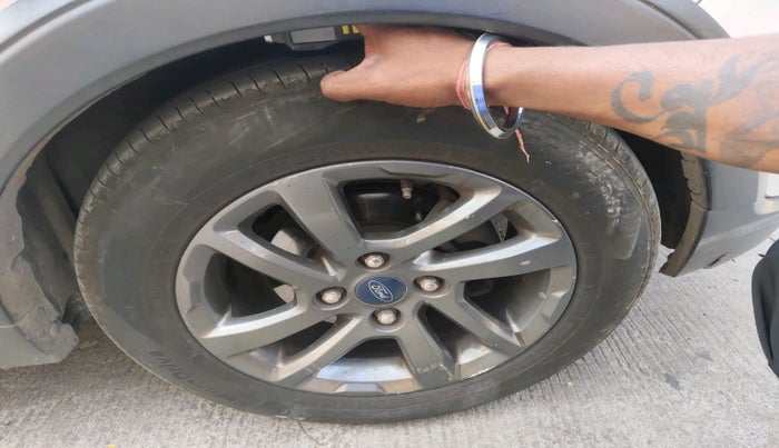 2020 Ford FREESTYLE TITANIUM 1.2 PETROL, Petrol, Manual, 35,930 km, tyre