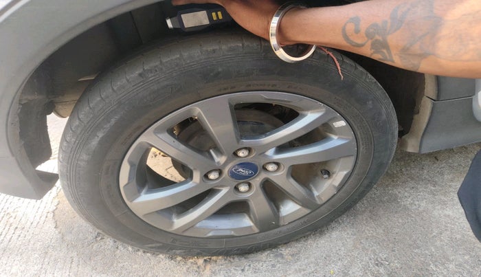 2020 Ford FREESTYLE TITANIUM 1.2 PETROL, Petrol, Manual, 35,930 km, tyre