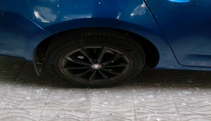 2016 Skoda Octavia 2.0 TDI CR STYLE PLUS AT, Diesel, Automatic, 1,45,989 km, tyre