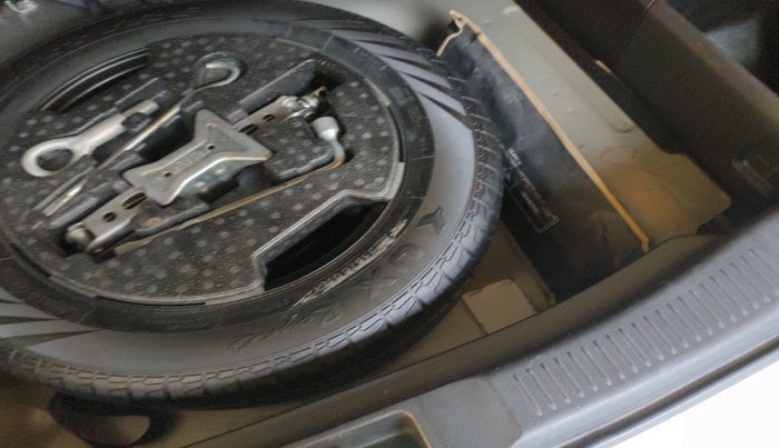 2019 Maruti S Cross ZETA 1.3, Diesel, Manual, 1,41,064 km, tyre