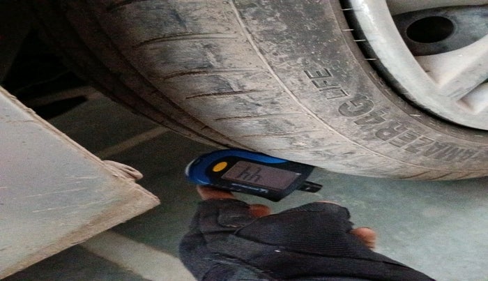 2015 Maruti Wagon R 1.0 VXI, Petrol, Manual, 1,55,678 km, tyre