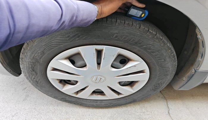 2013 Maruti Swift Dzire VXI, Petrol, Manual, 36,657 km, tyre