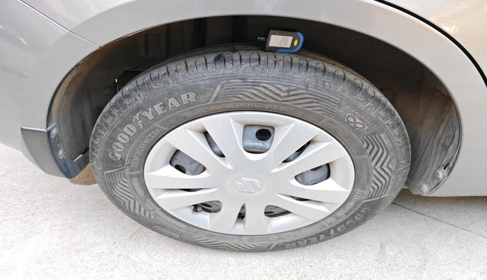 2013 Maruti Swift Dzire VXI, Petrol, Manual, 36,657 km, tyre