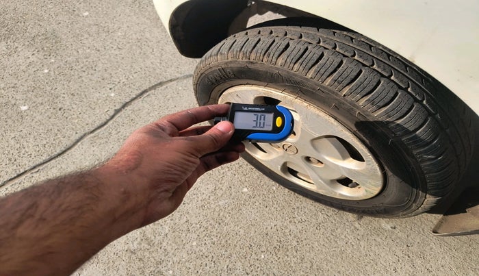 2016 Tata Nano TWIST XTA, Petrol, Automatic, 26,714 km, tyre