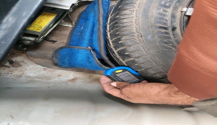 2013 Hyundai Verna FLUIDIC 1.6 CRDI SX, Diesel, Manual, 1,79,882 km, tyre