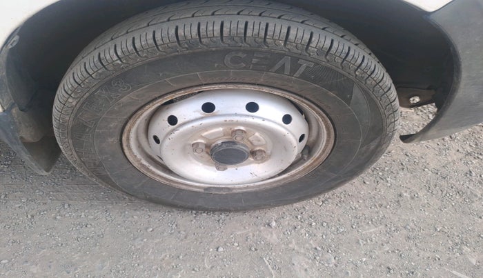 2012 Maruti Alto LXI, Petrol, Manual, 1,37,753 km, tyre