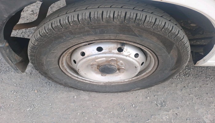 2012 Maruti Alto LXI, Petrol, Manual, 1,37,753 km, tyre