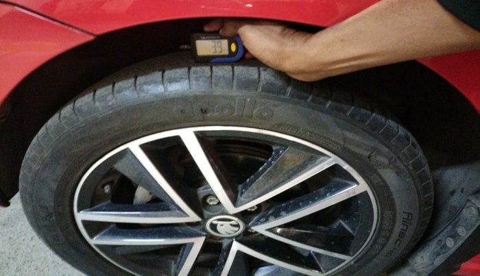 2019 Skoda Rapid STYLE 1.6 MPI AT, Petrol, Automatic, 19,598 km, tyre