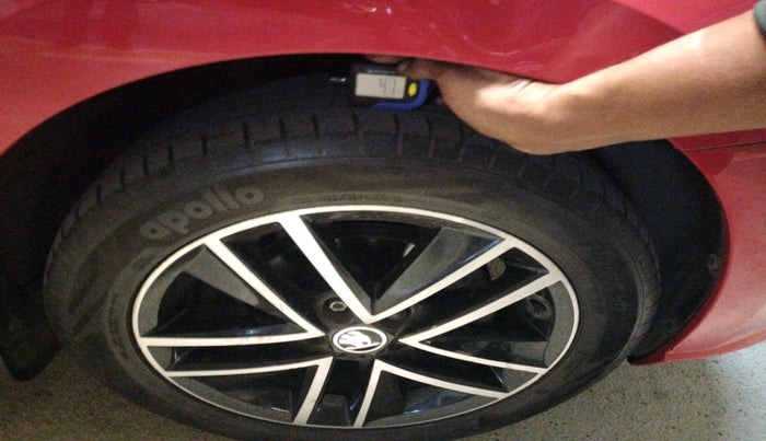 2019 Skoda Rapid STYLE 1.6 MPI AT, Petrol, Automatic, 19,598 km, tyre